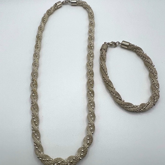 ELEGANT Twisted Rope Chain/Gold Colored Beaded Necklace and Bracelet Set - Picture 2 of 8